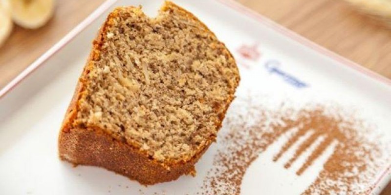 Bolo de banana sem açúcar e sem glúten