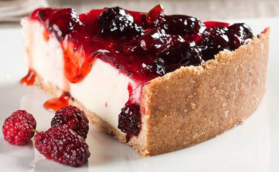 Cheesecake light com calda de amora